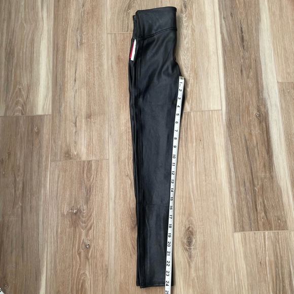 SPANX Petite Faux Leather Leggings S PETITE - Picture 7 of 9